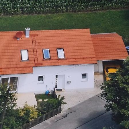 Villa Wiflinger Graben Einfamilienhaus à Wörth Extérieur photo